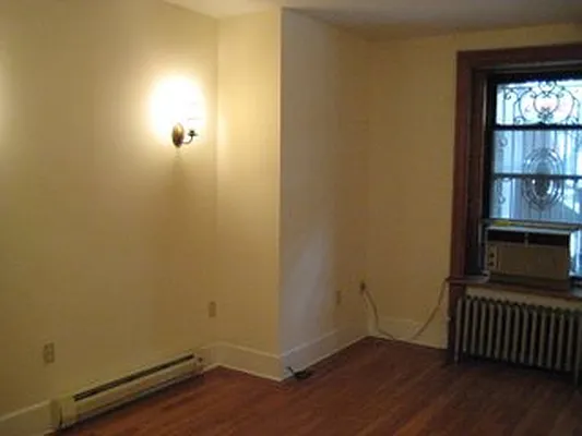 Rented by Luxus Manhattan Realty | media 7
