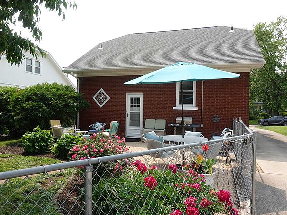 4th image of 1019 Florence Ave