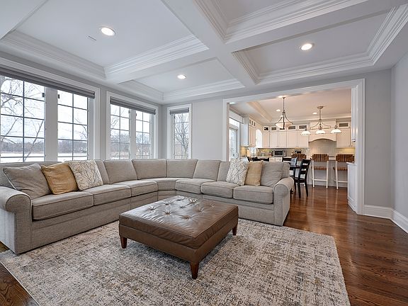 5th image of 1481 W Winnetka St