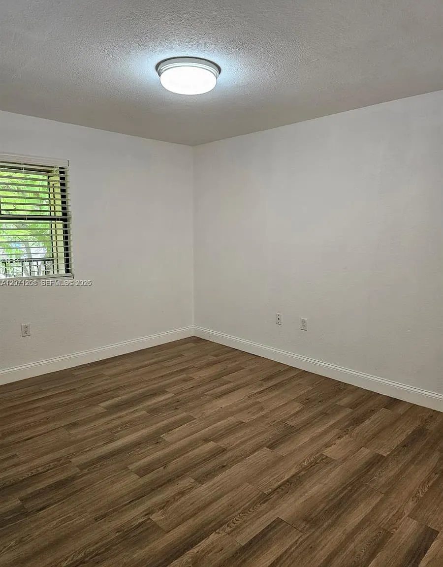 2 bed, 1053 sqft, $2,395 — Photo 4