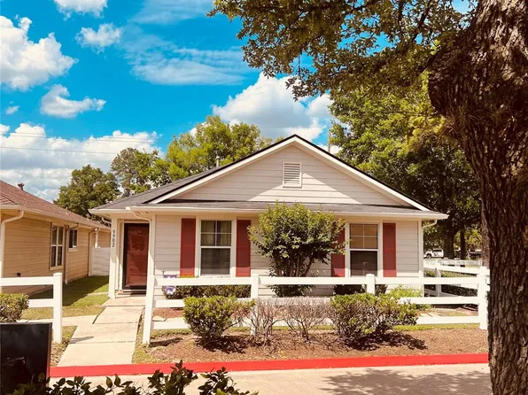 9902 Farrell Dr, Houston, TX 77070