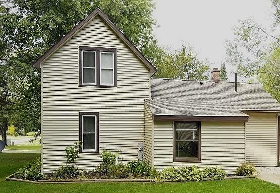 1st image of 307 E 7th St