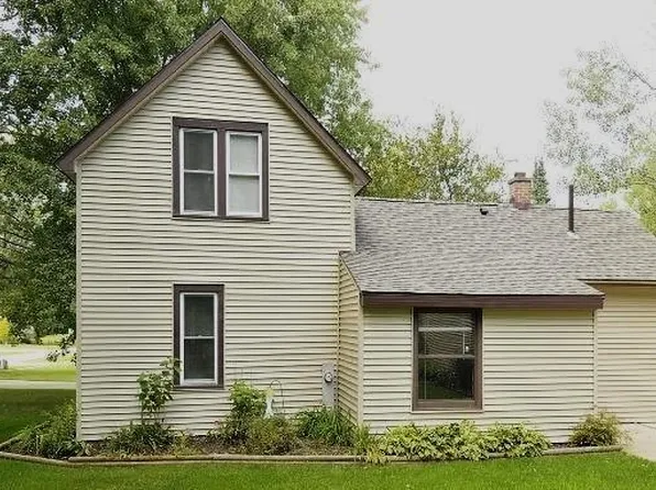 307 E 7th St, Westfield, WI 53964