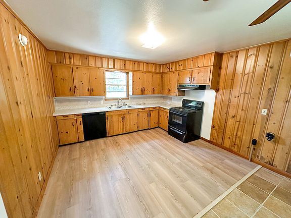 4th image of 721 S Walnut St