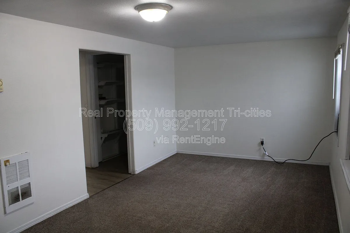 Building Photo - 508 9th St #3