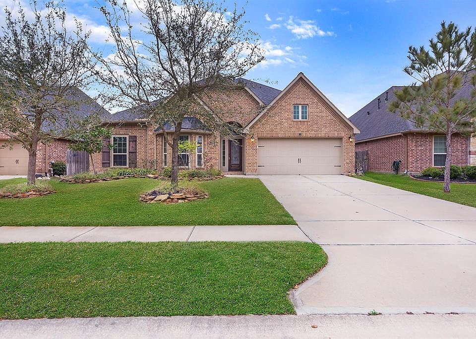 1st image of 2815 Park Hills Dr