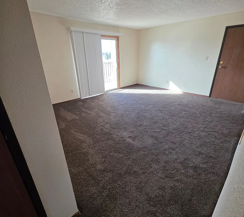1704 W Pasewalk Ave #8