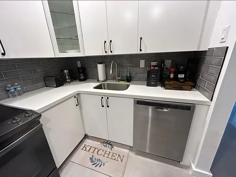 1215 NE 15th Ave #3 — Photo 13