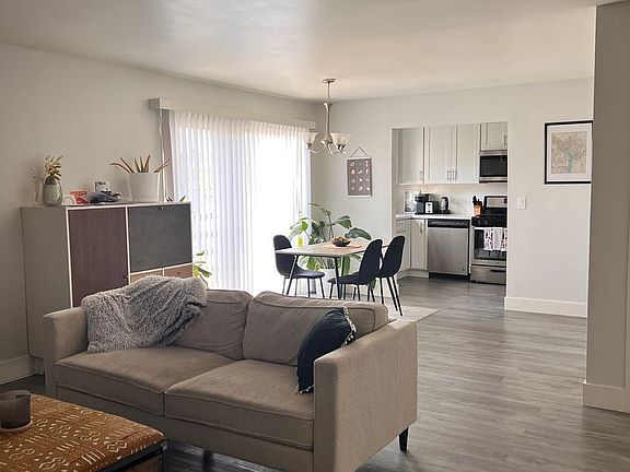 4th image of 11738 Mayfield Ave APT 202