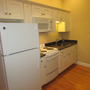 2nd image of 60 Pearl St Unit 303