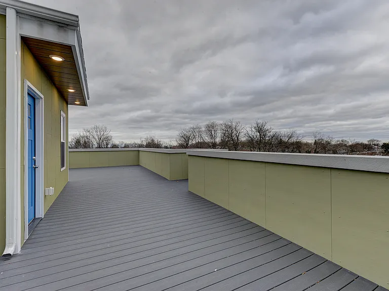 135 E Springer St — Photo 22
