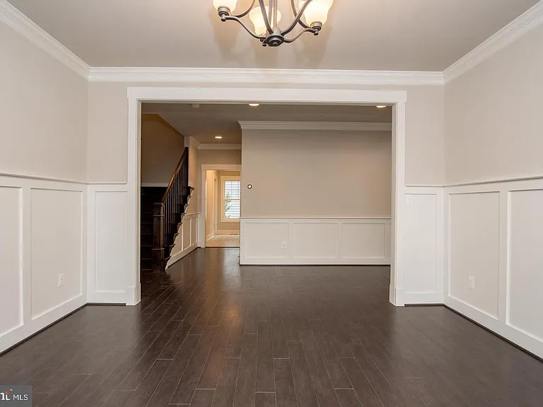 6928 Regent Ln — Photo 13