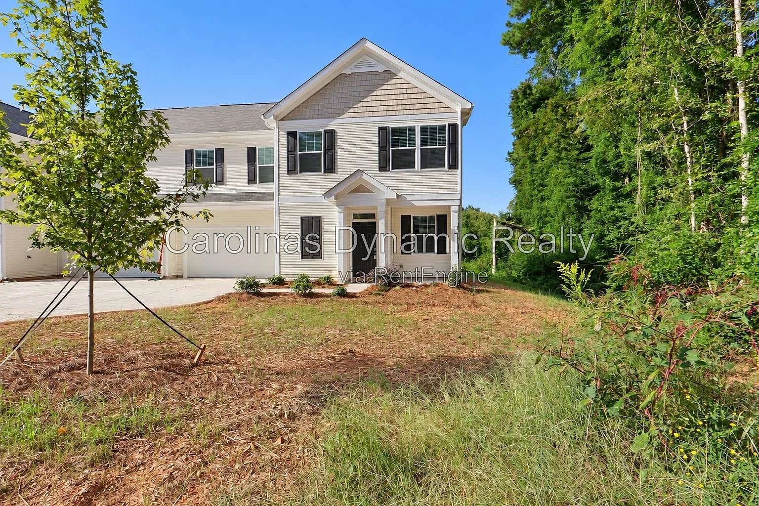 4 bed, 2.5 bath, 1738 sqft, $2,300 — Photo 3