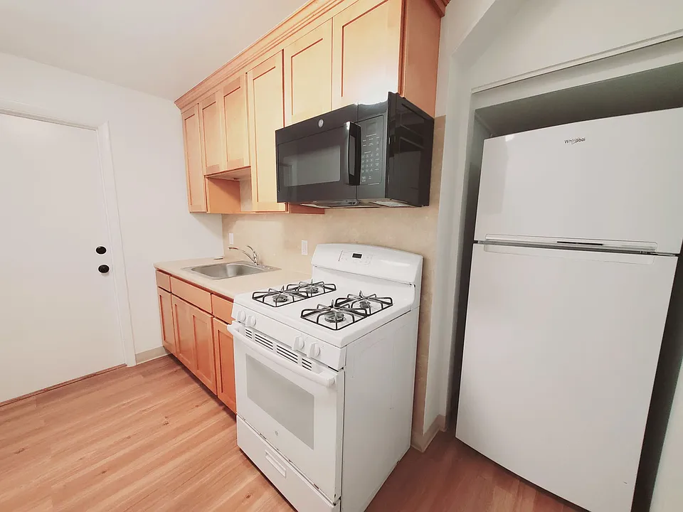 47 Dora St #1