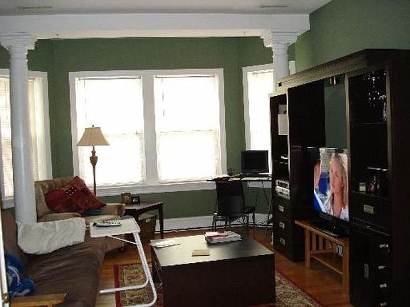4th image of 4022 N Ashland Ave APT 2