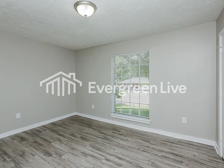 2124 Thousand Oaks Dr — Photo 10