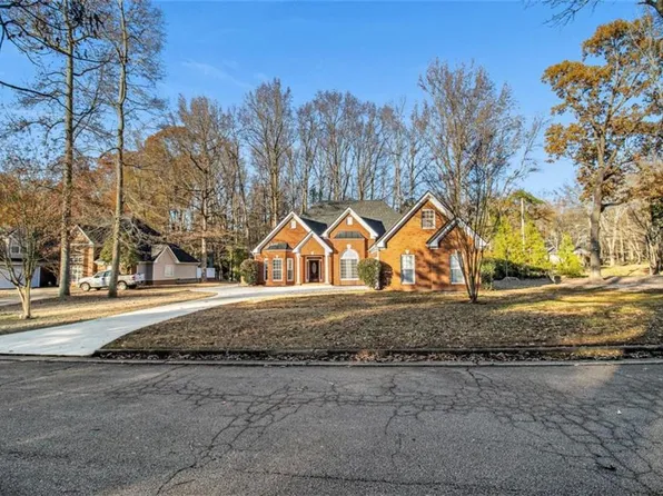 2561 SW Oakridge Dr, Conyers, GA 30094