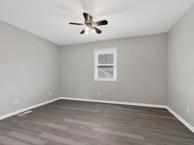 1802 SW Sunset Ave — Photo 9