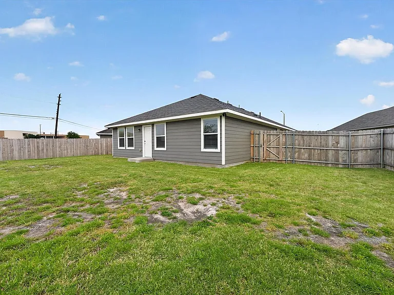 102 Goel St — Photo 18