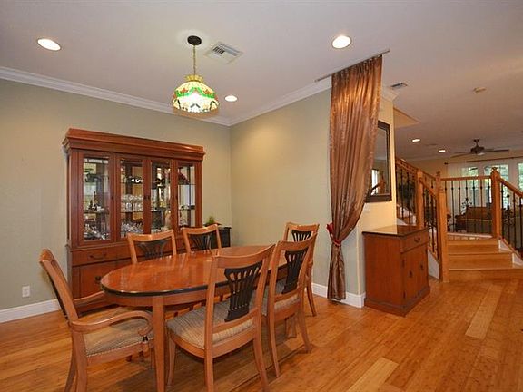 4th image of 1619 NE 5th St #1619