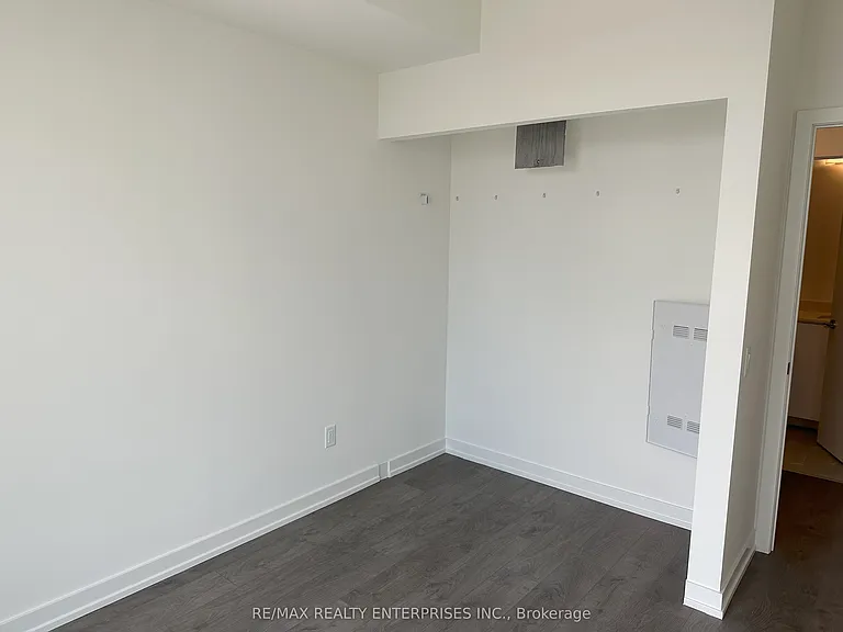 55 Duke St W #1904 — Photo 9