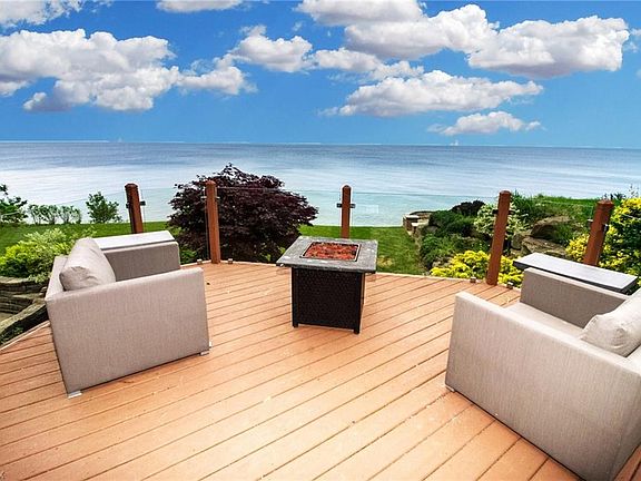 3rd image of 37899 Lake Shore Blvd