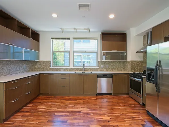 10501 Stone Ave N #11, Seattle, WA 98133