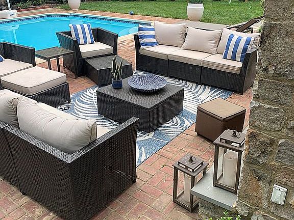Outdoor fireplace 