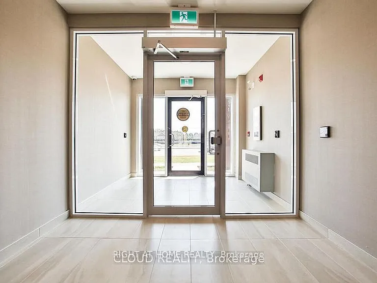 58 Sky Harbour Dr #410 — Photo 5