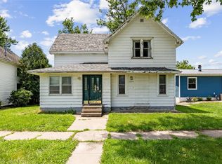 1645 Main St, Ely, IA 52227