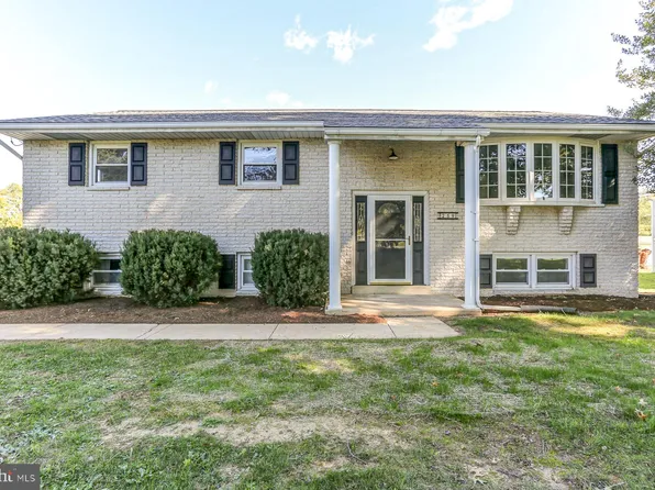 259 S 2nd St, Bainbridge, PA 17502