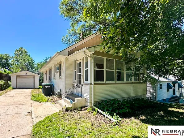 4807 Binney St, Omaha, NE 68104