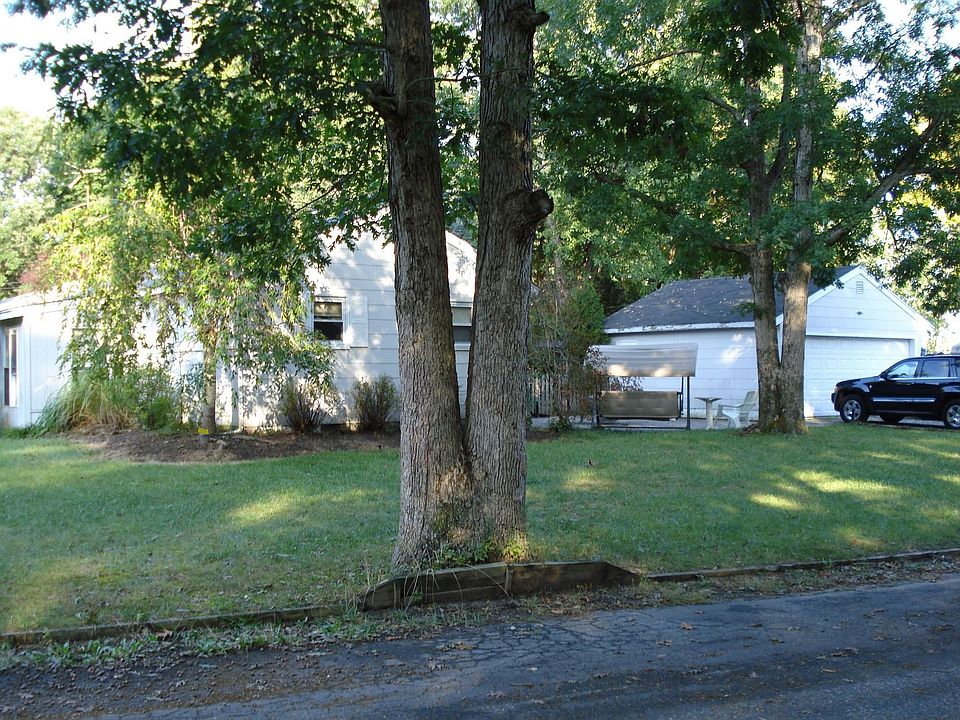 Corner home w/detached garage