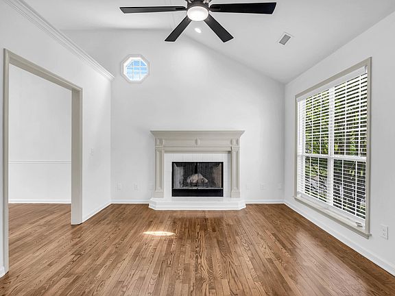 5th image of 203 Brently Woods Dr