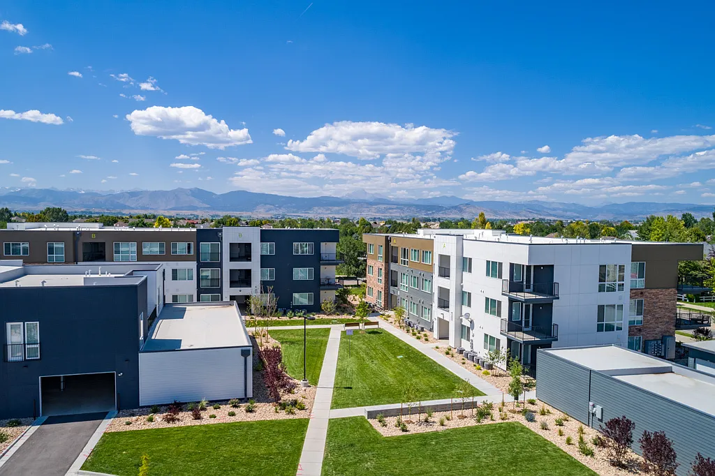 Verra West — Photo 3