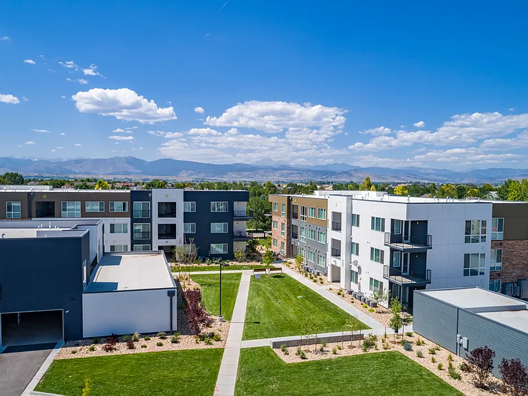 Verra West — Photo 3