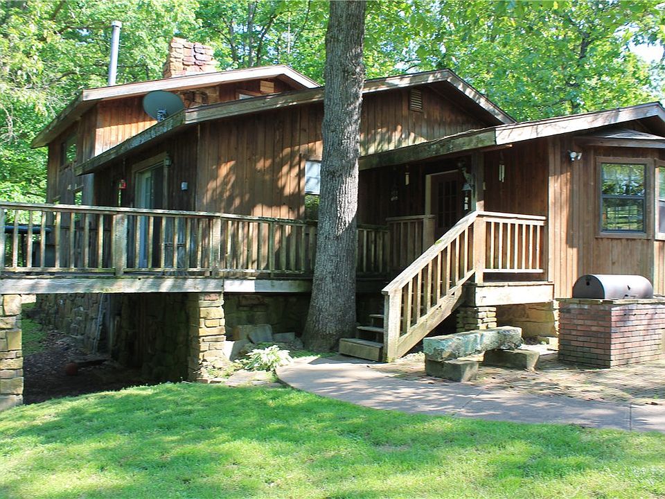 1st image of 16184 Hickory Dr