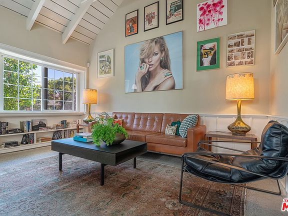 4th image of 311 N Hollywood Way