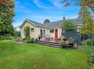 868 Hampshire Rd, Oak Bay, BC V8S4S5