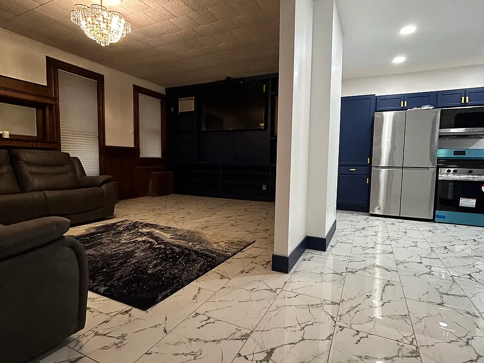 84 Main St #1