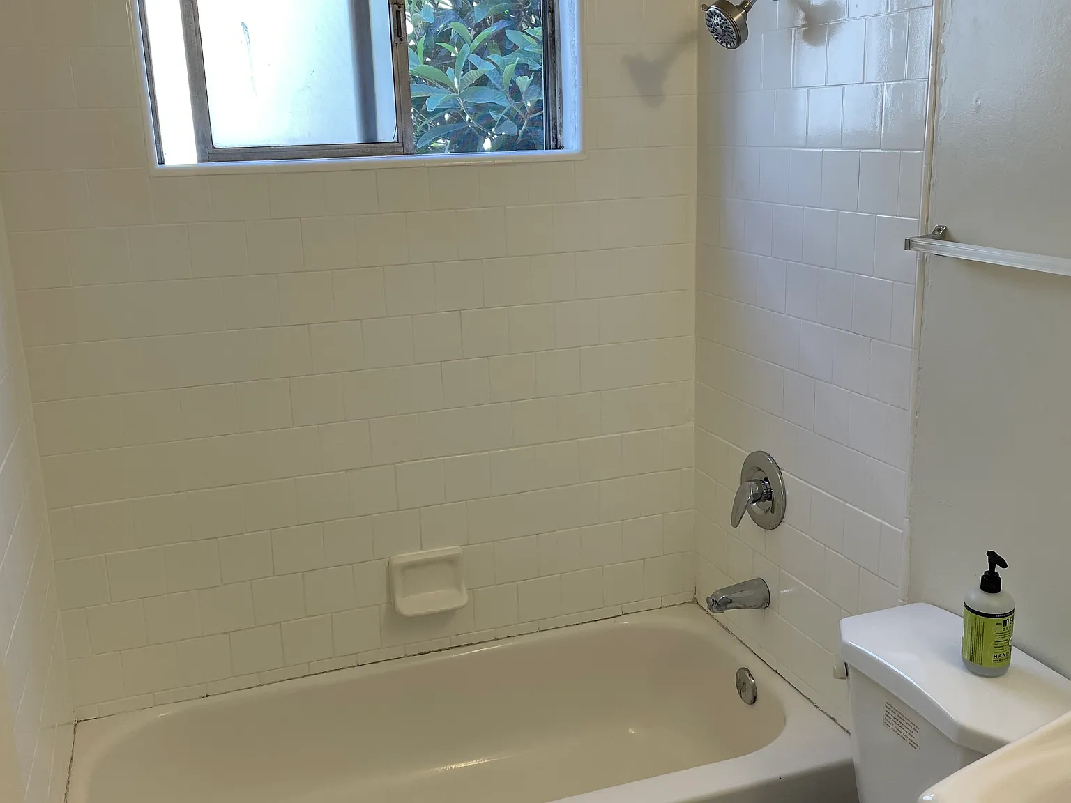 1 bed, 450 sqft, $1,750 — Photo 2