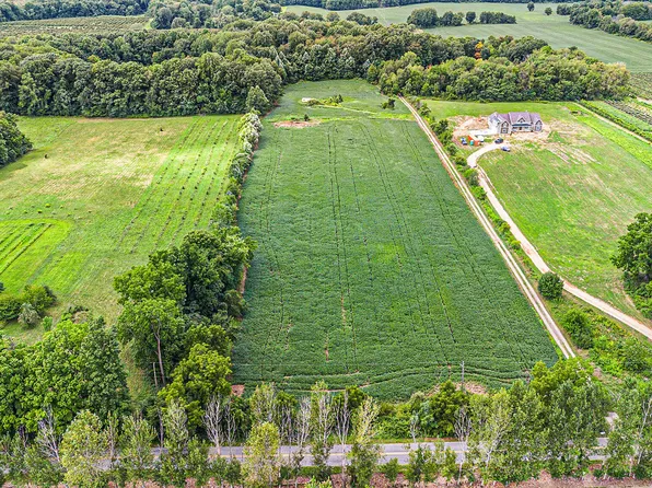 10284 Burgoyne Rd, Berrien Springs, MI 49103