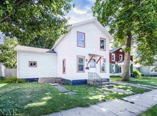 804 W Locust St, Bloomington, IL 61701