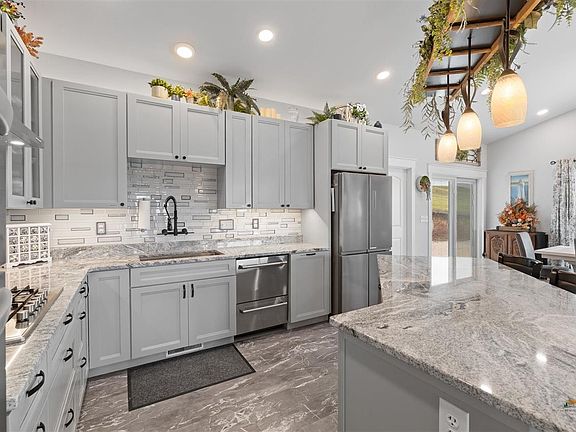 5th image of 6830 Walleye Way