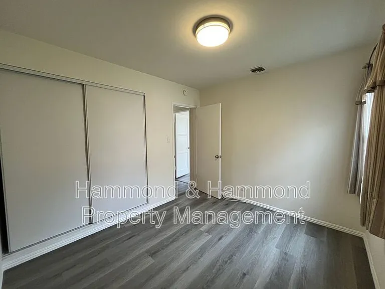 18003 Saticoy St — Photo 18