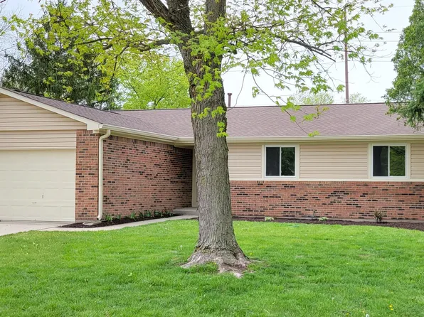 8362 Castle Ridge Ln, Indianapolis, IN 46256