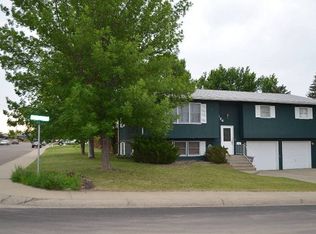 224 Lyndale Ave, Glendive, MT 59330