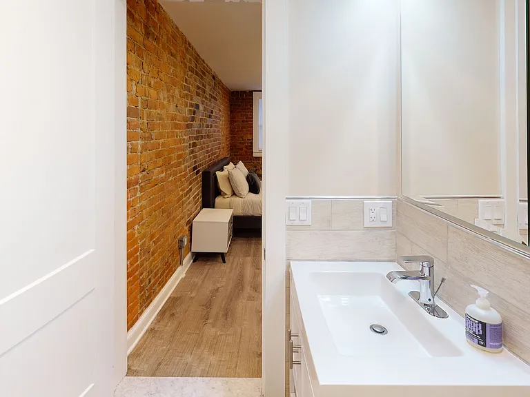 411 Orange St — Photo 7