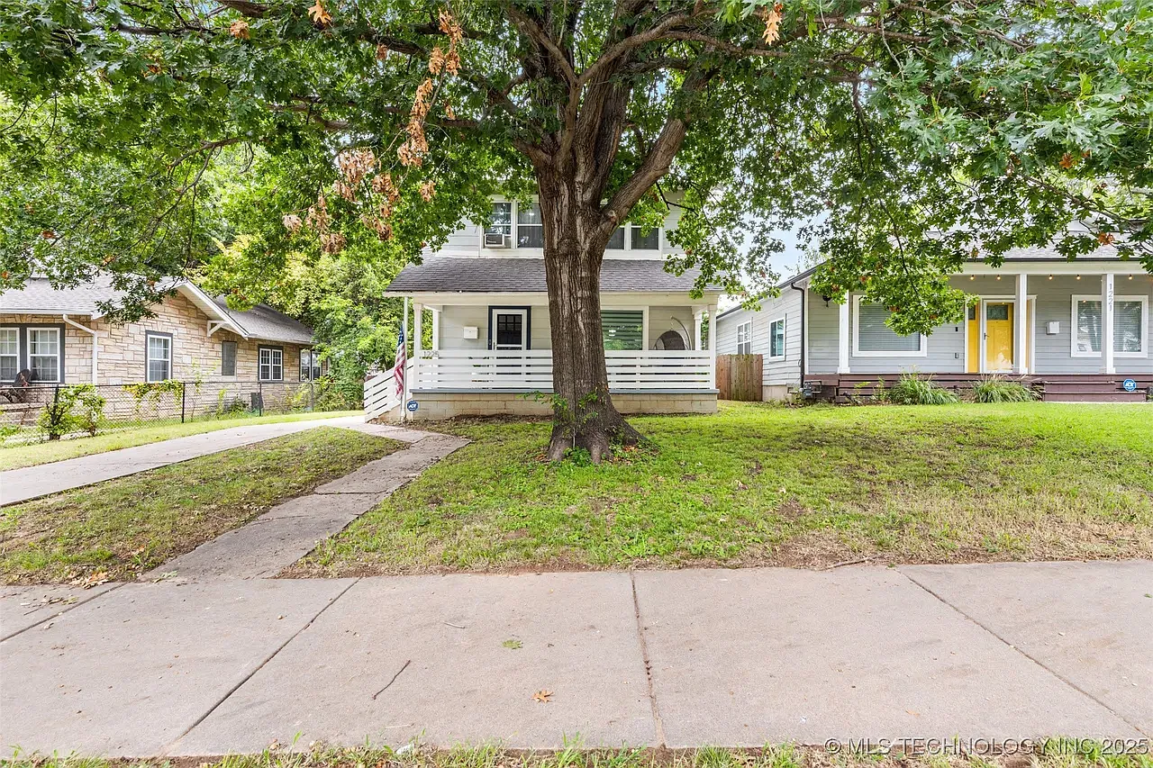 2 bed, 1.5 bath, 1600 sqft, $1,550 — Photo 2