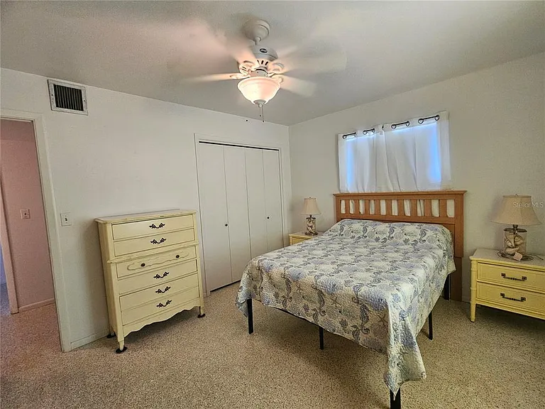 1703 Amhurst Cir — Photo 28